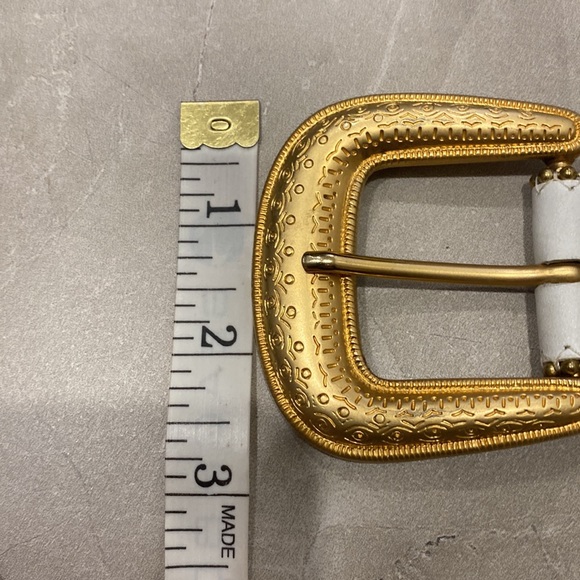 Rare Vintage White Leather Belt with Gold Tone Features - Picture 16 of 16